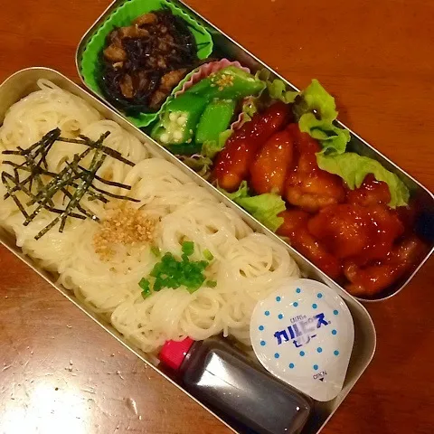 赤い鶏弁当|なつこいっきママさん