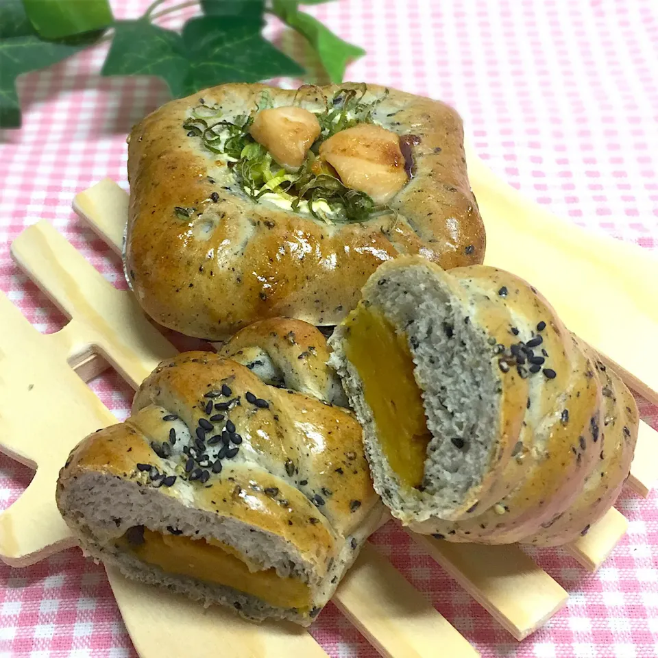 照り焼きチキンごまパン＆安納芋あんパン🍠|あみさん