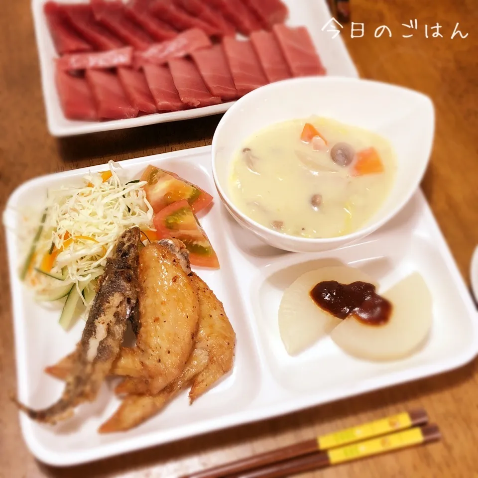 Snapdishの料理写真:手羽先とめひかりの唐揚げ|teritamagoさん