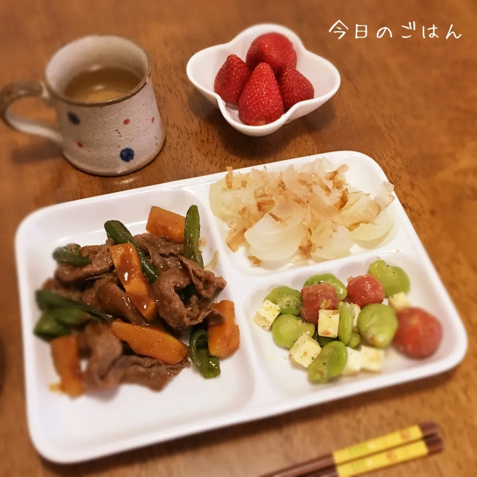 Snapdishの料理写真:牛こまとかぼちゃの甘辛炒め|teritamagoさん