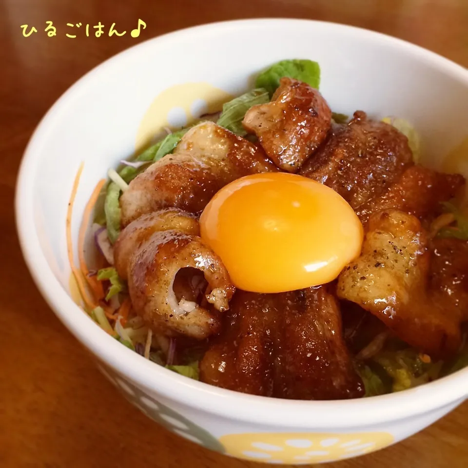 Snapdishの料理写真:豚バラ蒲焼のサラダ丼|teritamagoさん