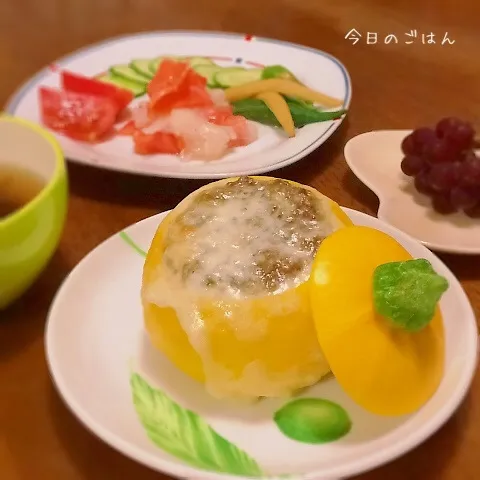 Snapdishの料理写真:丸いズッキーニの肉詰め|teritamagoさん