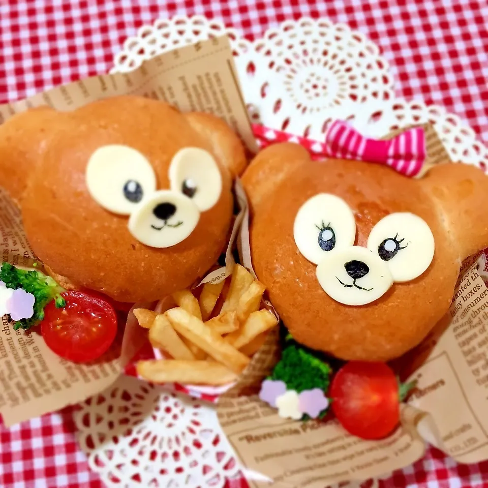 Snapdishの料理写真:ダッフィーとメイちゃんのハンバーガー♪|くぅ*さん