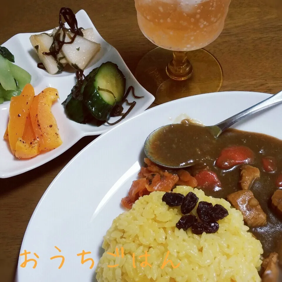 連休の真ん中台風来てる在庫処分カレーライス😋|aiさん