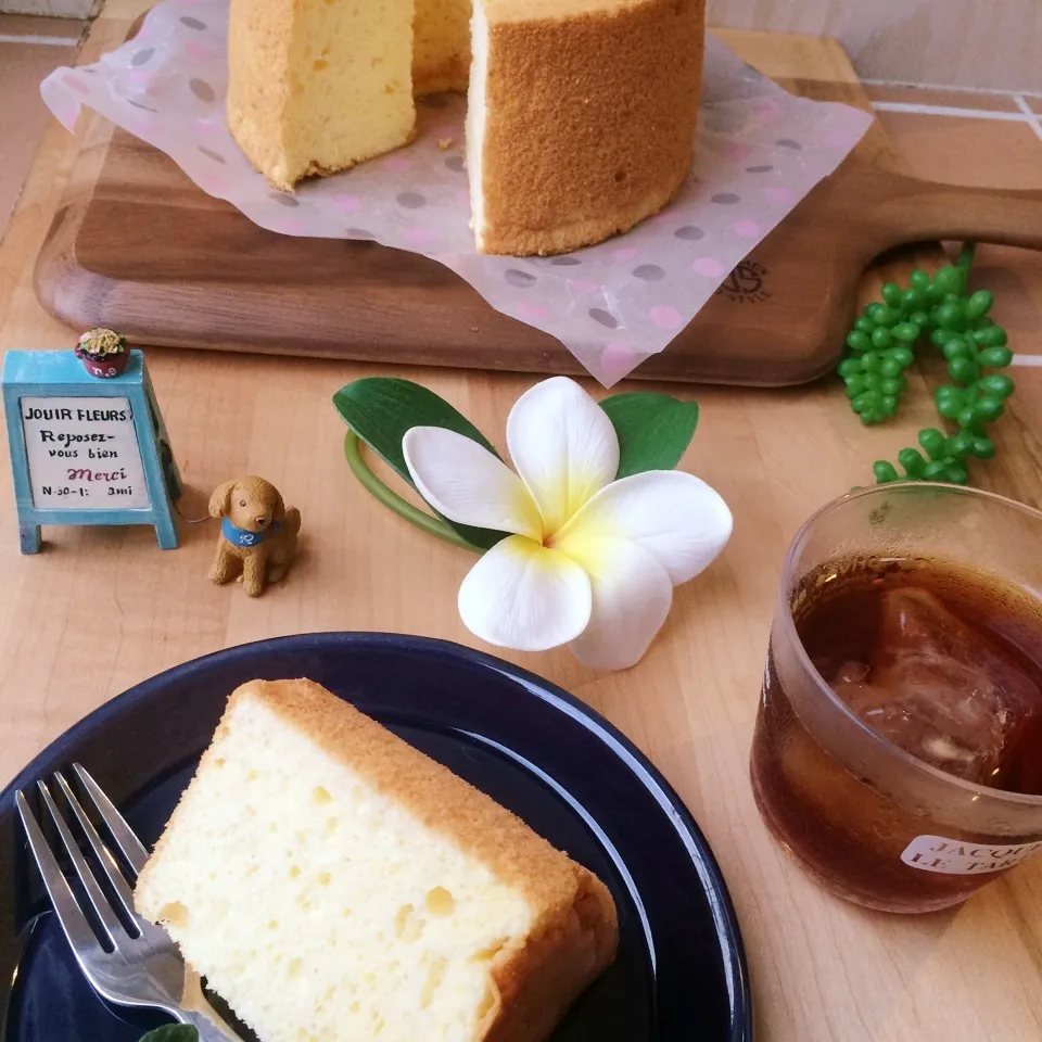 Snapdishの料理写真:しふぉんさんのレモンヨーグルトシフォンケーキ☆|latteさん