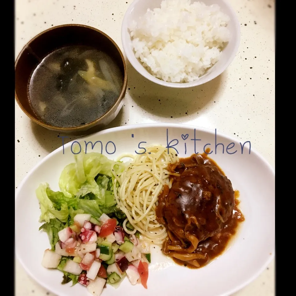 5／27晩御飯〜デミハンバーグ〜|tomo-0409-koさん