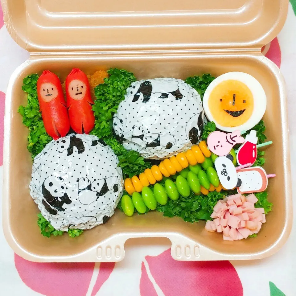 Snapdishの料理写真:【ラスト】パンダおにぎりのお弁当|佐竹サコタンさん