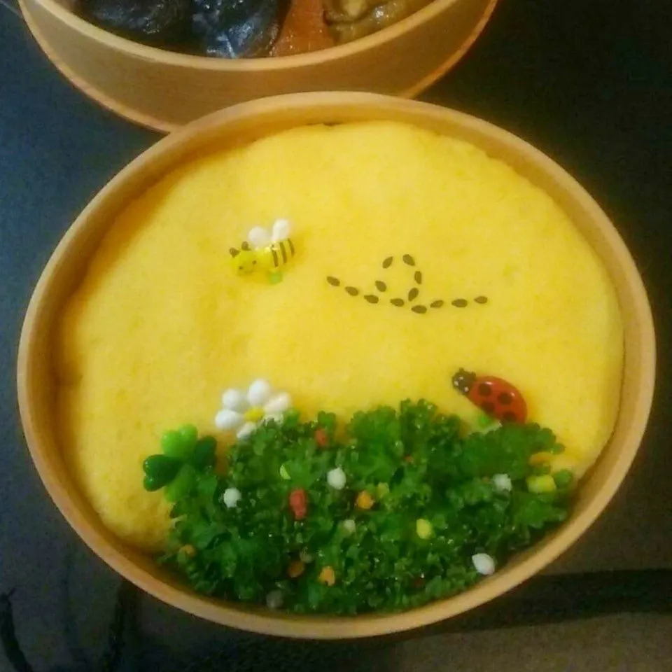 たまごおにぎりのお花畑弁当|佐竹サコタンさん