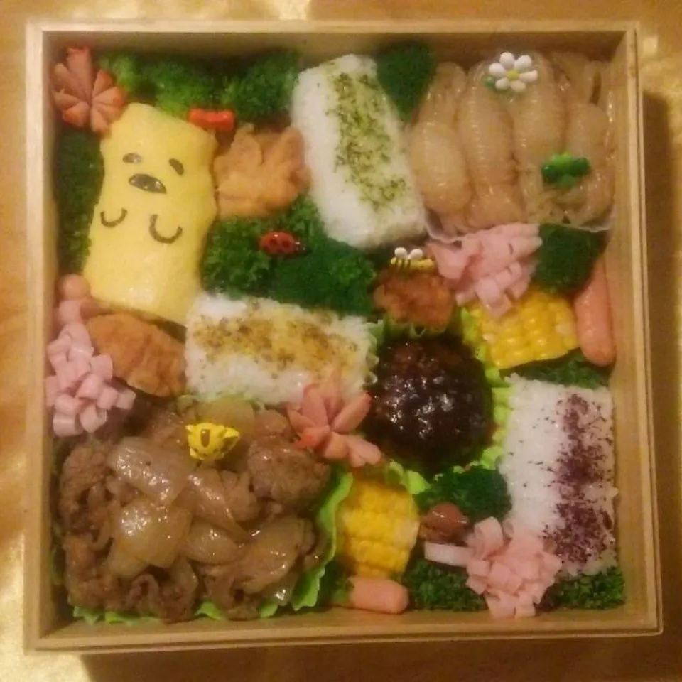 公園にピクニックのお弁当 ② ポムポムプリンとぐでたま|佐竹サコタンさん