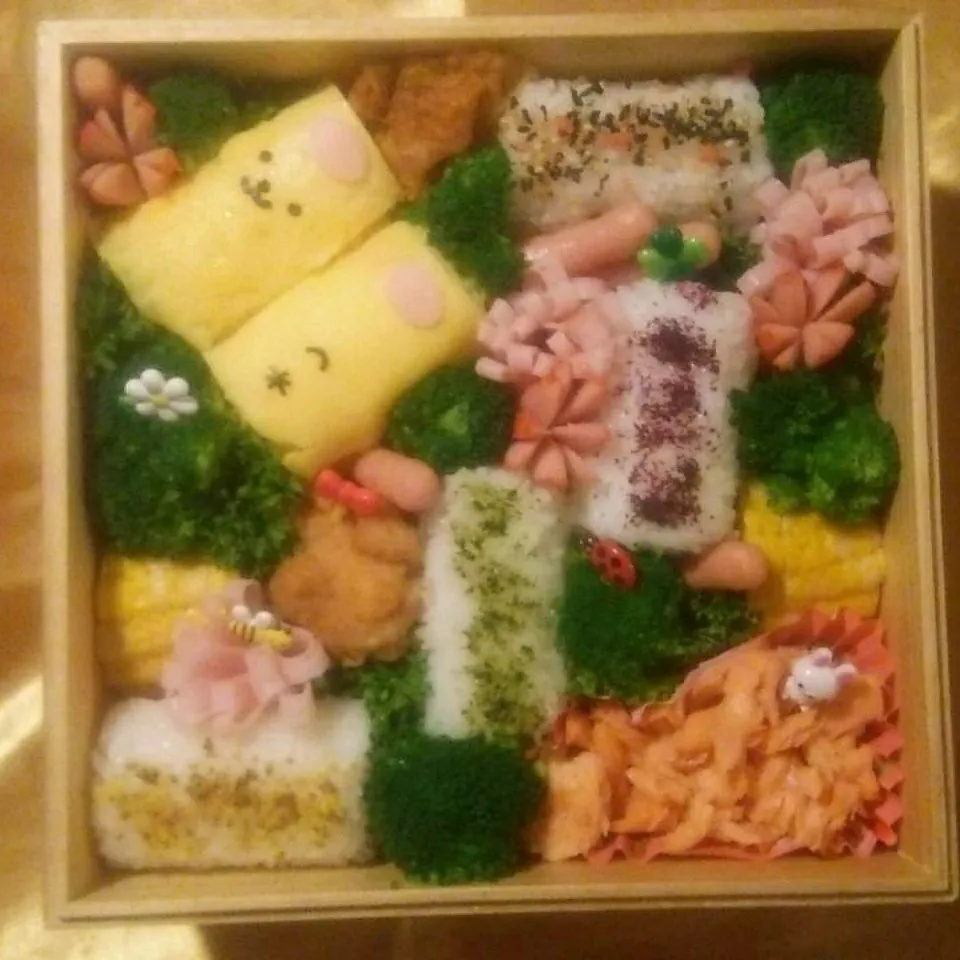 Snapdishの料理写真:公園にピクニック弁当 ① ポムポムプリンとぐでたま|佐竹サコタンさん