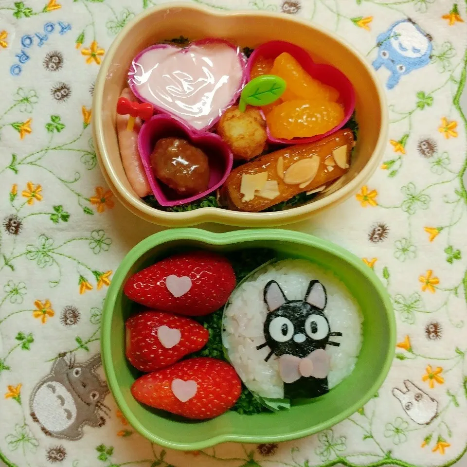 Snapdishの料理写真:魔女の宅急便 ジジのイチゴ弁当|佐竹サコタンさん