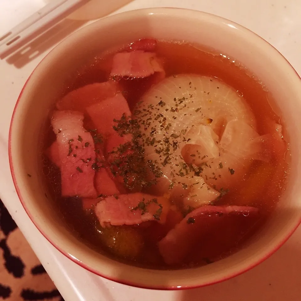 丸ごと玉ねぎのスープ|saoさん