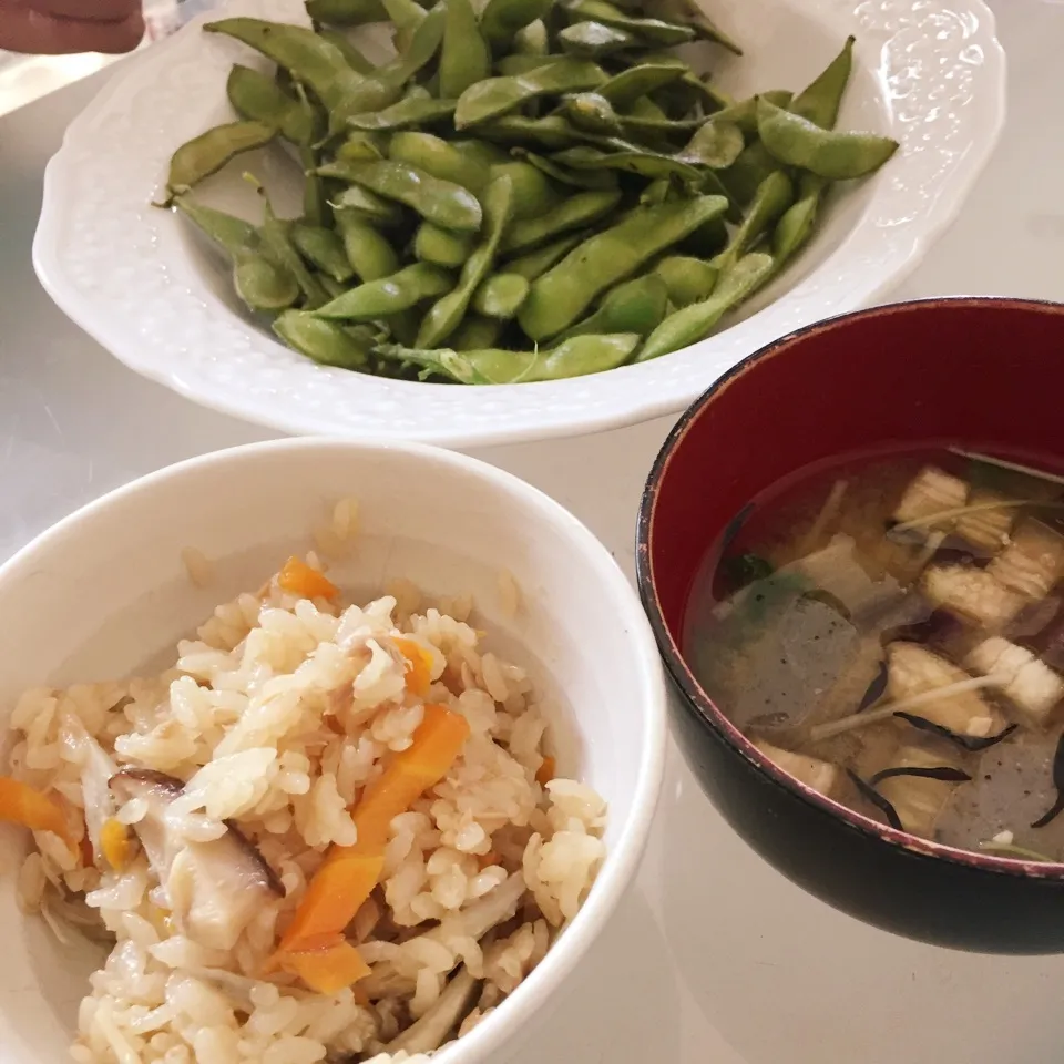 炊き込みご飯・朝どれ枝豆・お味噌汁|まぁ〜さん