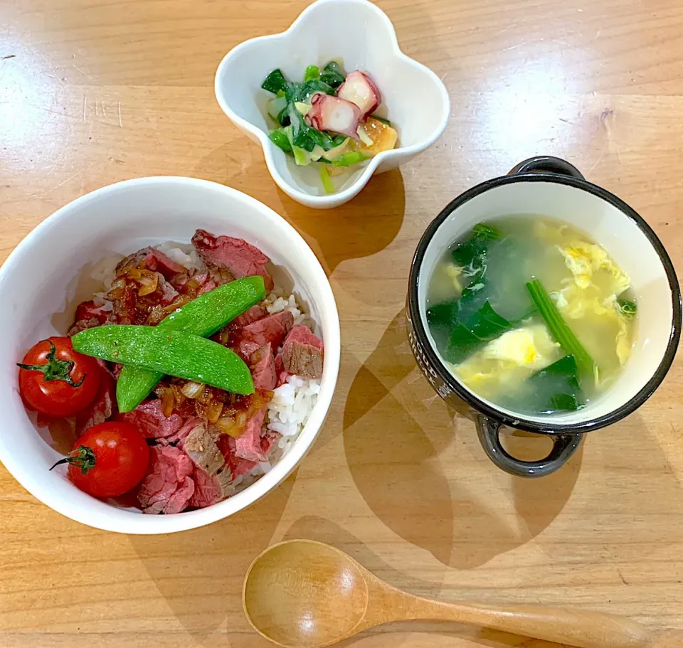 Snapdishの料理写真:ローストビーフ丼♡|mieさん