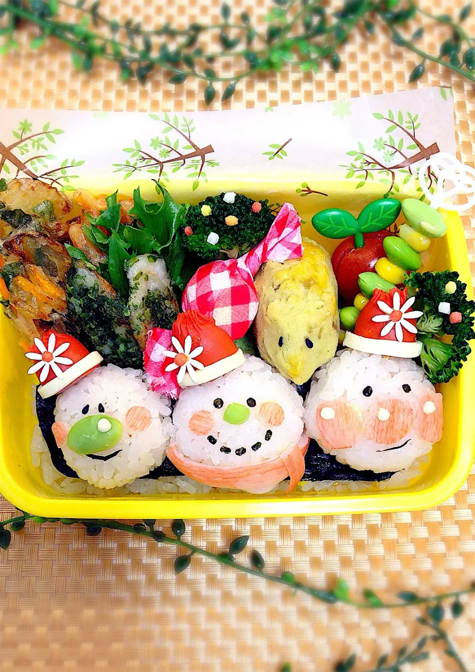 クリスマスおにぎり弁当🍙🎄|みぃさん