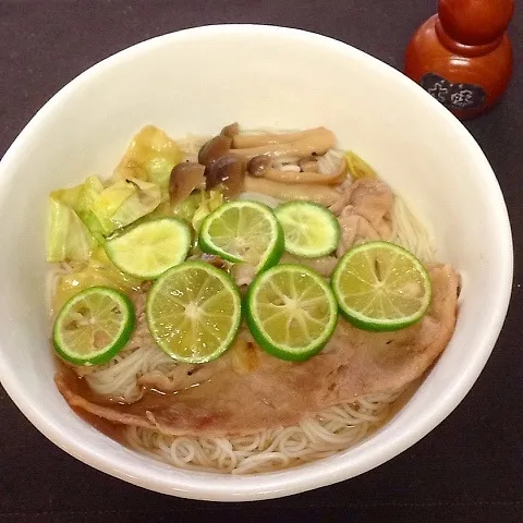 Snapdishの料理写真:♪スダチ肉うどん♪|henryさん