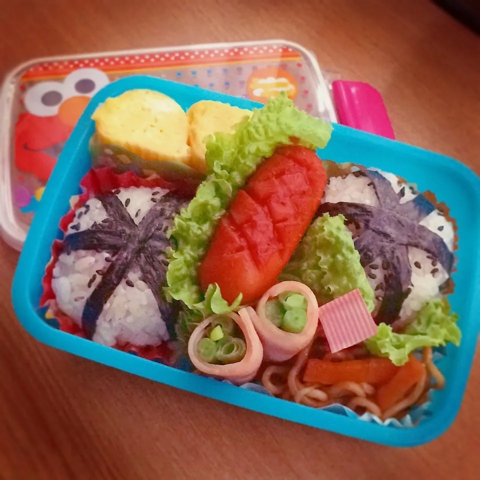 女子高生の☆おにぎり弁当|あこみさん
