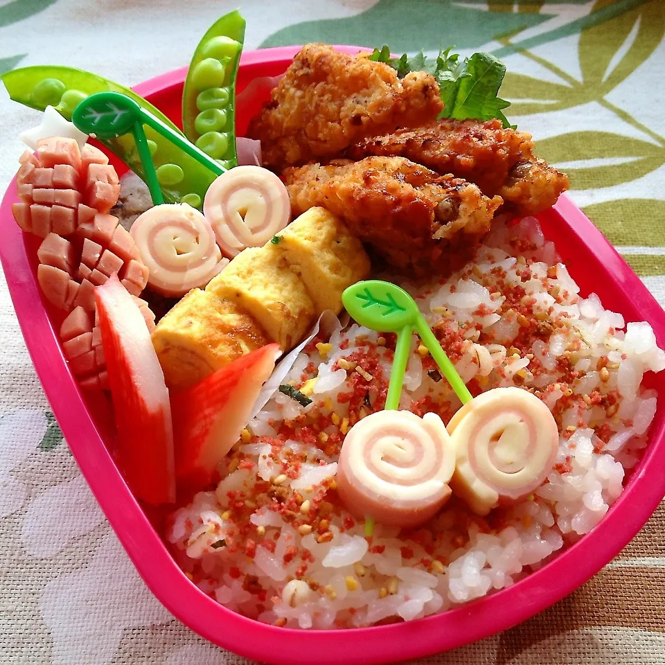 Snapdishの料理写真:今日のお弁当☆鶏手羽中揚げ|さくらんさん