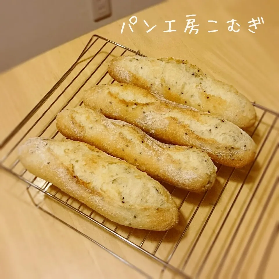 胡麻フランスパン|こむぎさん