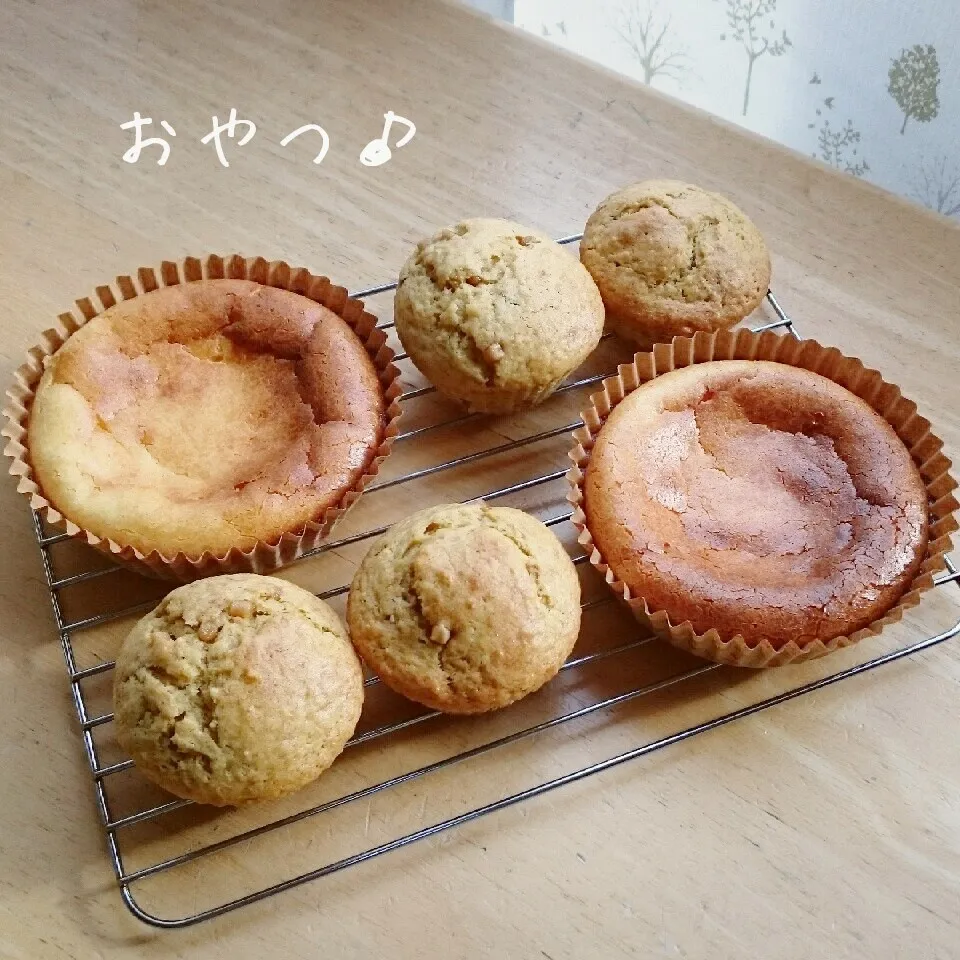 Snapdishの料理写真:チーズケーキ&コーヒーメープルマフィン|こむぎさん