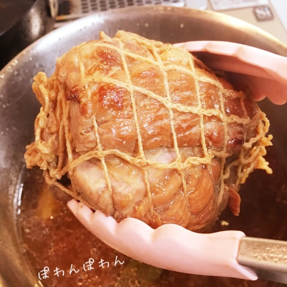 Snapdishの料理写真:味噌タレ漬け込み煮豚♡|ぽわんぽわんさん