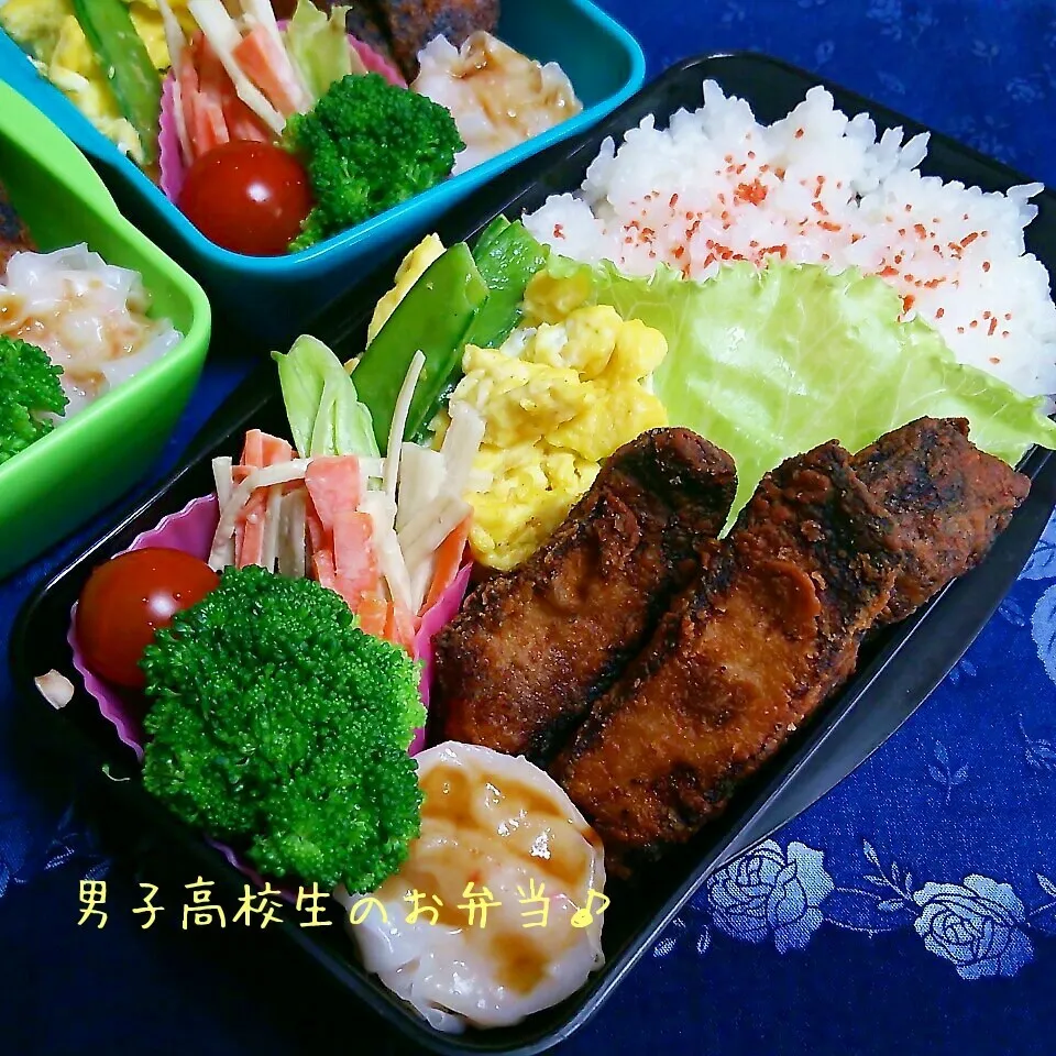 Snapdishの料理写真:ブリの竜田揚げ弁当♪|ちびたまさん