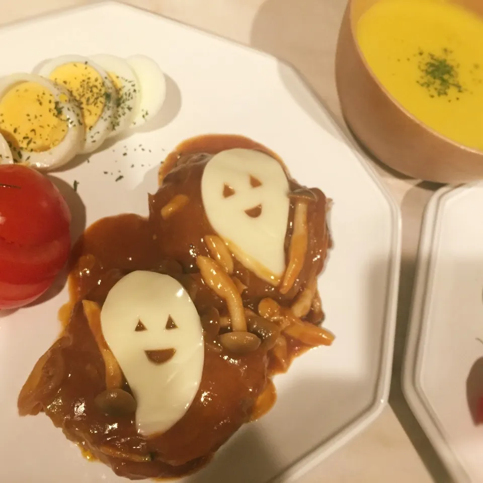 🎃ハロウィンバージョン👻煮込みハンバーグ🎃|こはるんママさん