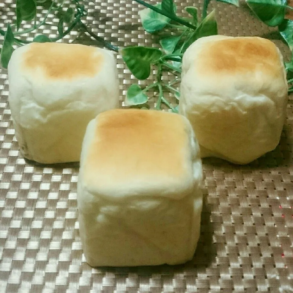 sayakaさんの☆牛乳パックでキューブパン|あやちゃんママさん