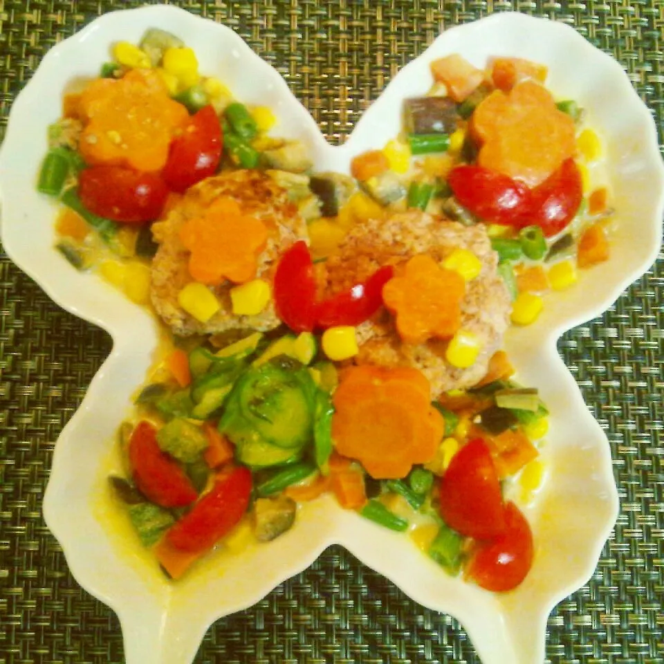冷製ハンバーグ夏野菜クリームソース♪ |henryさん
