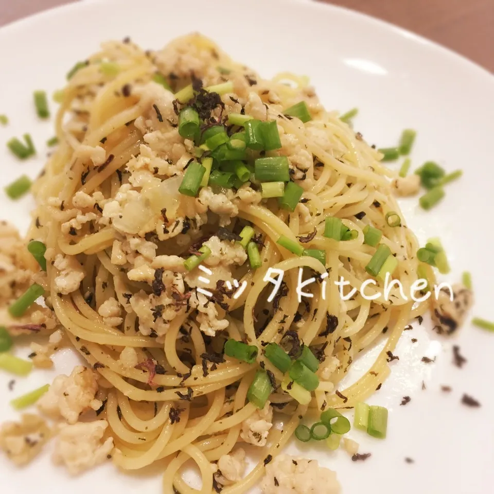 自家製ゆかりと鶏ひき肉のパスタ|ミッタさん