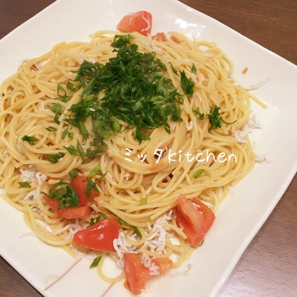 Snapdishの料理写真:しらすとネギのポン酢パスタ|ミッタさん