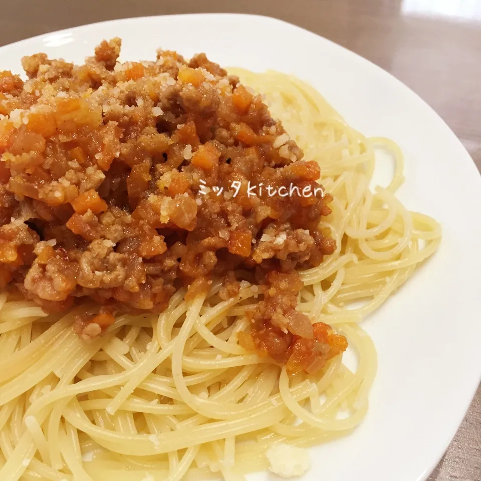 Snapdishの料理写真:母のミートソーススパゲッティ|ミッタさん