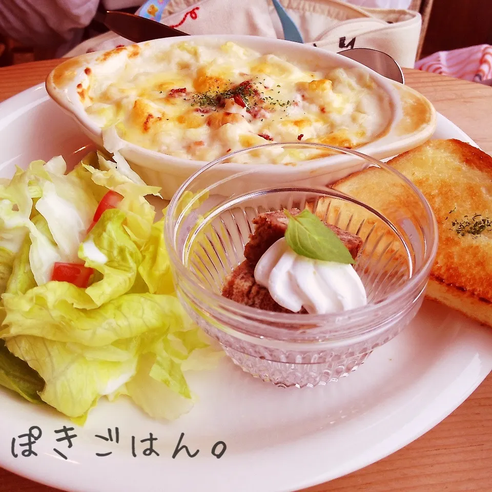 Snapdishの料理写真:グラタンプレート。(デザート付き)|ぽき。さん