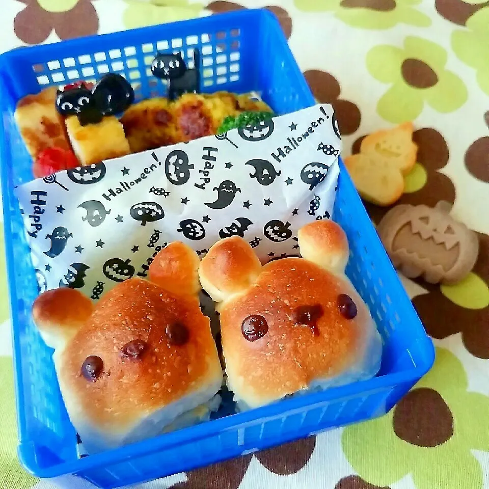 Snapdishの料理写真:くまさんちぎりパン弁当|ゆかりんさん