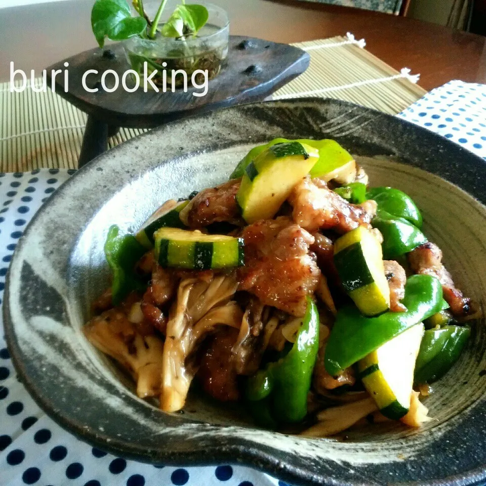 豚肉と夏野菜の中華黒酢炒め♪|ぶりさんさん