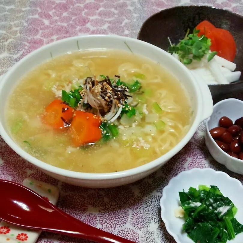 野菜たっぷりｼﾝﾌﾟﾙなﾗｰﾒﾝ🍜|♡純子♡さん