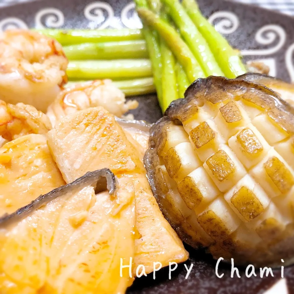 アスパラガスと魚介のバター焼き|chamiさん