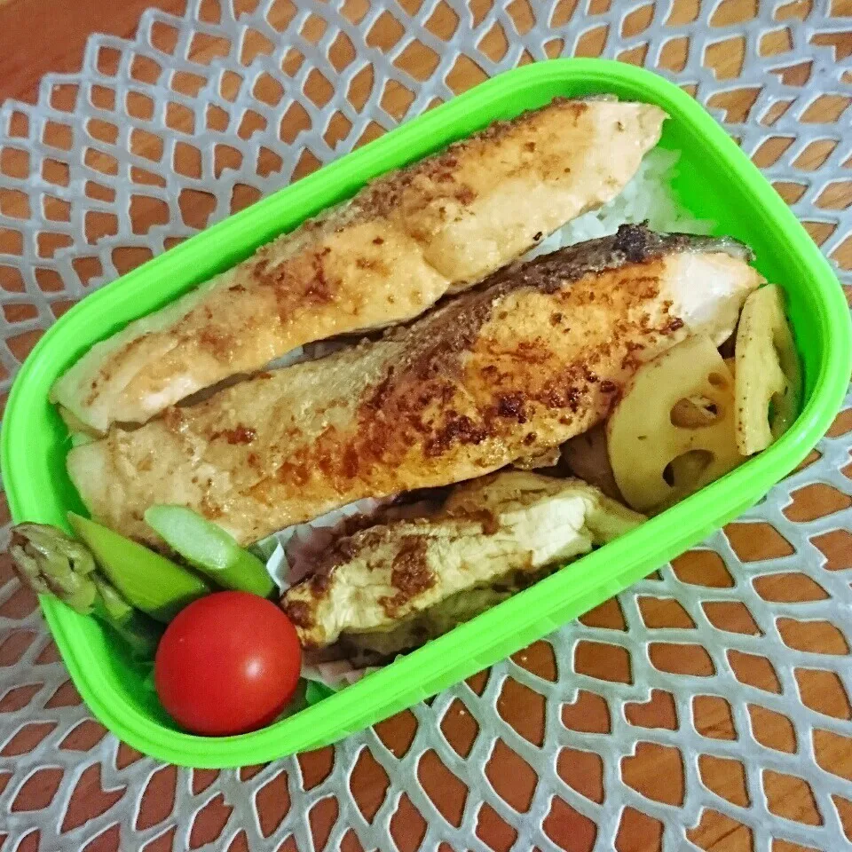 Snapdishの料理写真:☆お弁当: 14Oct2016|momomotototokokokoさん