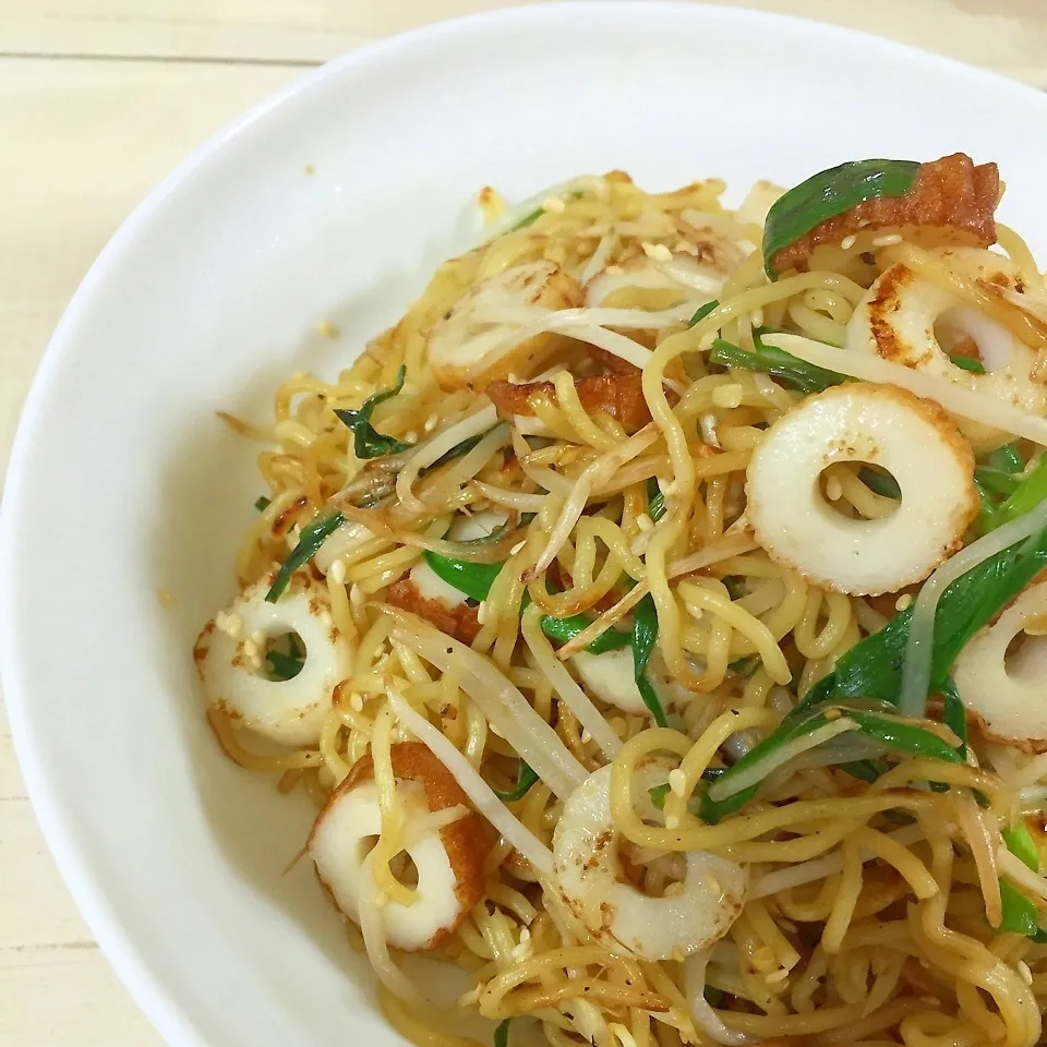 竹輪ニラもやしの塩焼きそば|パウダーさん