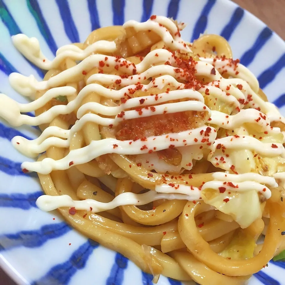 Snapdishの料理写真:鳴門とキャベツの 焼きうどん|パウダーさん