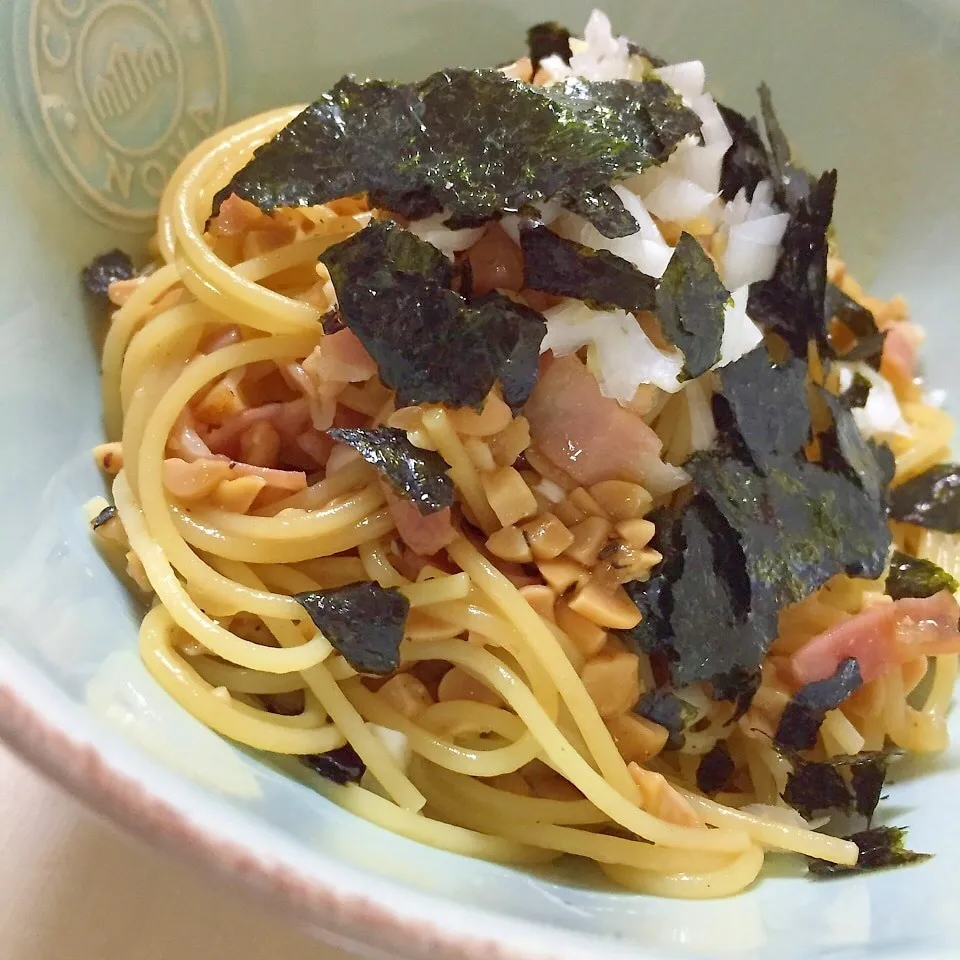 納豆とベーコンのバター醤油パスタ|パウダーさん