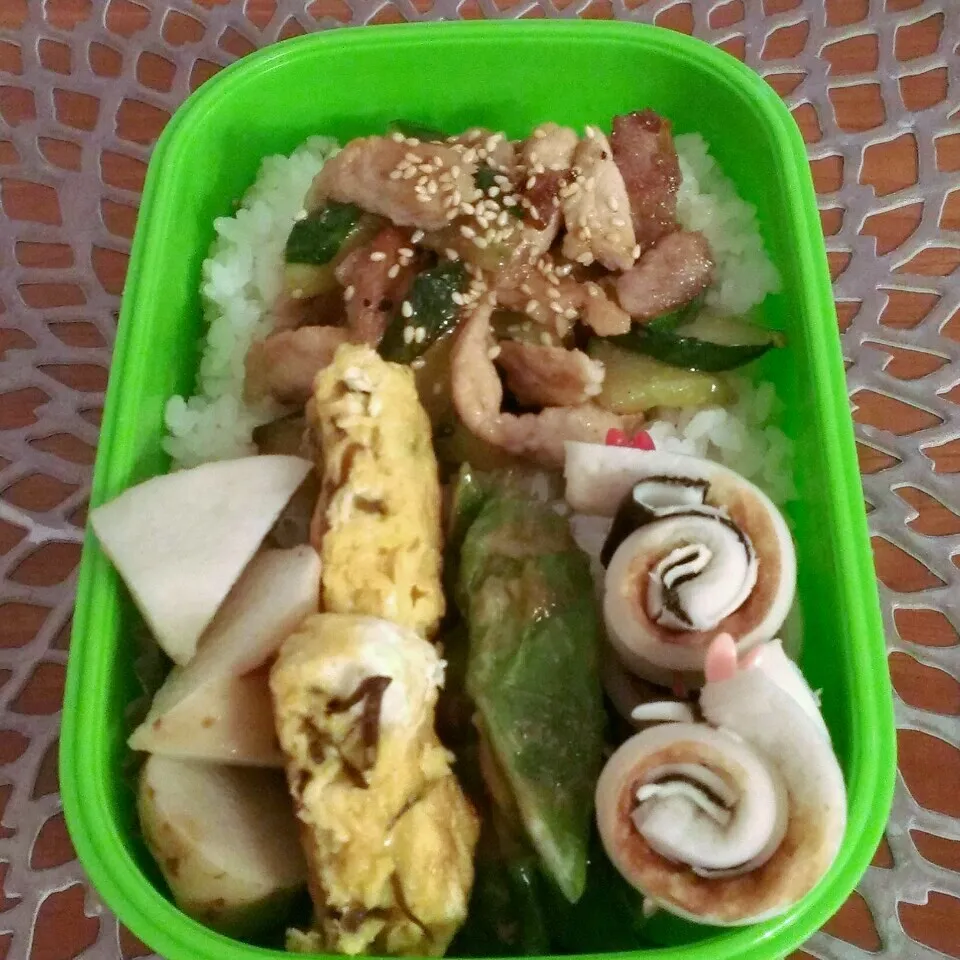 Snapdishの料理写真:☆お弁当:09Jun2016|momomotototokokokoさん