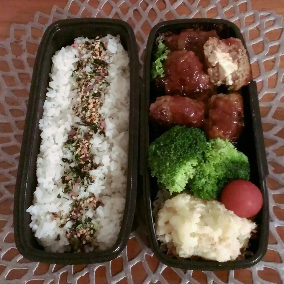 Snapdishの料理写真:☆お弁当:30May 2016|momomotototokokokoさん