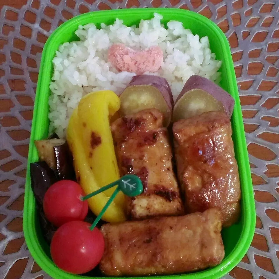 Snapdishの料理写真:☆お弁当:21May2016|momomotototokokokoさん