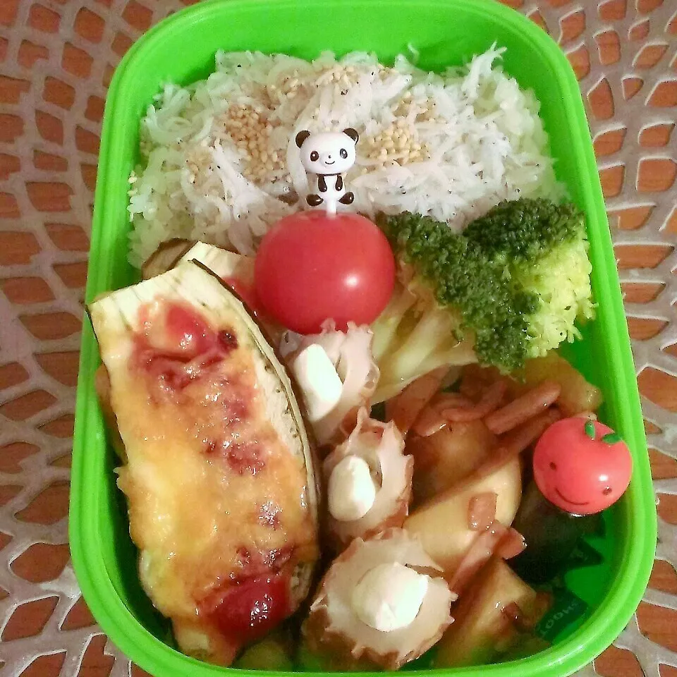 Snapdishの料理写真:☆お弁当:04Jan2016|momomotototokokokoさん