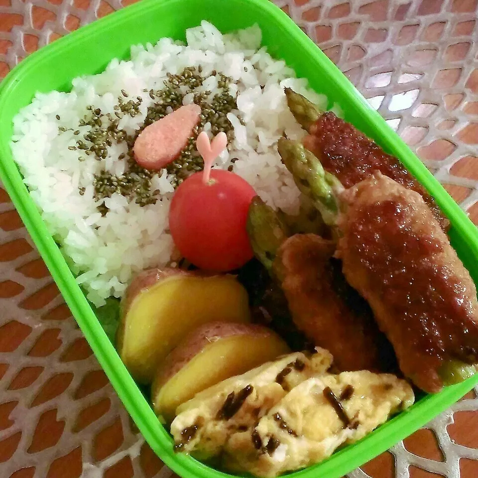 Snapdishの料理写真:☆お弁当:18Dec2015|momomotototokokokoさん