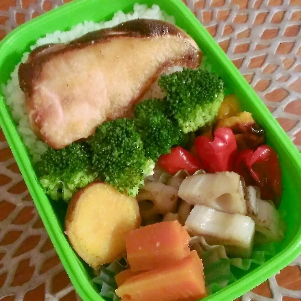 Snapdishの料理写真:☆お弁当:10Dec2015|momomotototokokokoさん