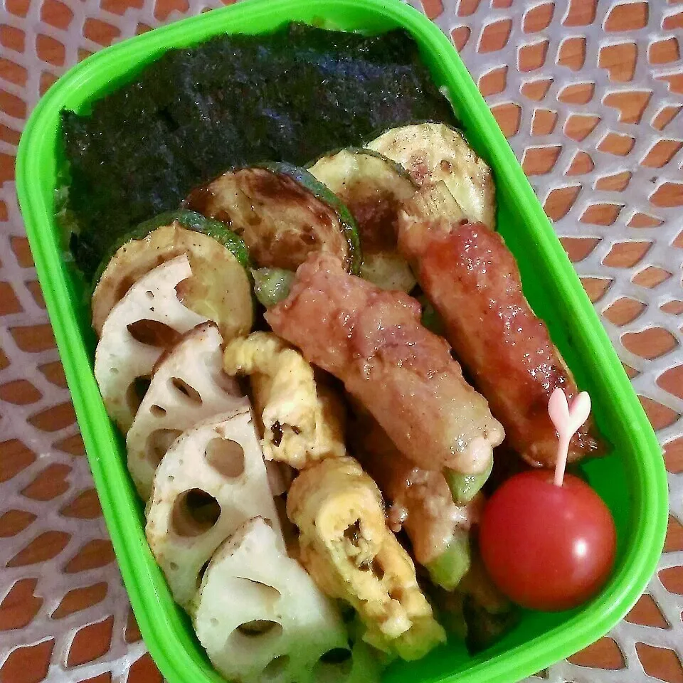 Snapdishの料理写真:☆お弁当:06Dec2015|momomotototokokokoさん