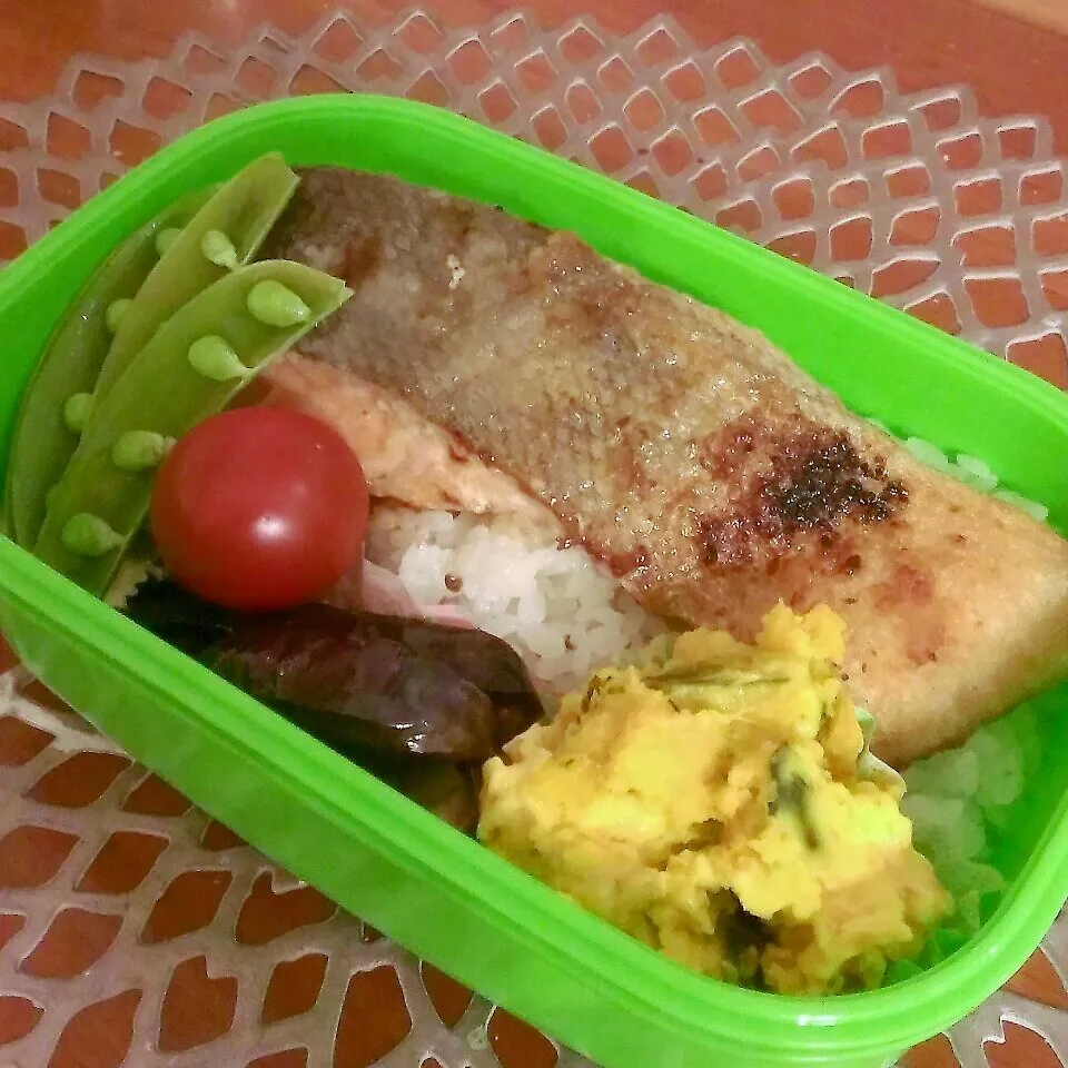 Snapdishの料理写真:☆お弁当:30Nov2015|momomotototokokokoさん