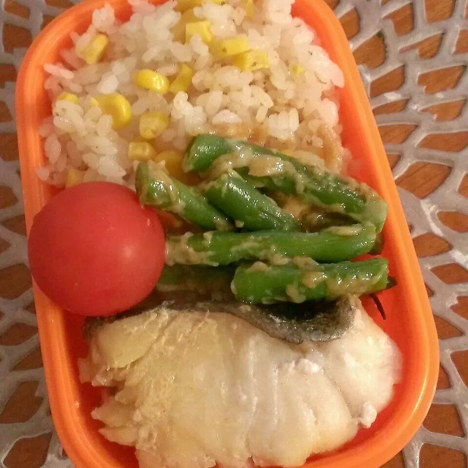 Snapdishの料理写真:☆お弁当:30Oct2015|momomotototokokokoさん